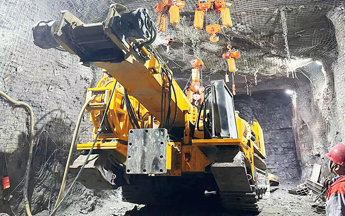 掘進(jìn)磷礦！徐工XTR7/360掘進(jìn)機(jī)點(diǎn)磷成金