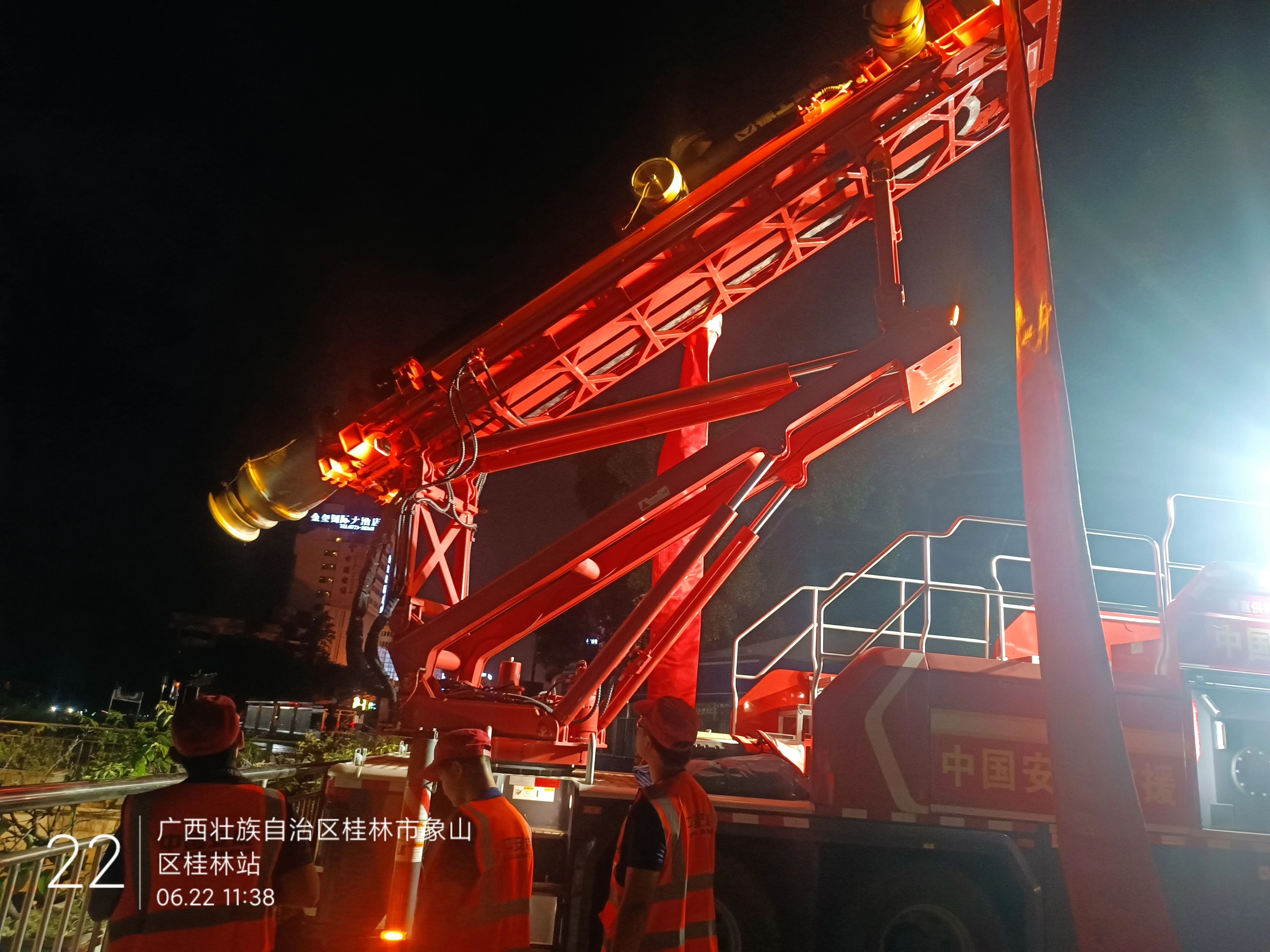 桂林洪水！徐工多臺(tái)排澇應(yīng)急裝備全力迎戰(zhàn)!