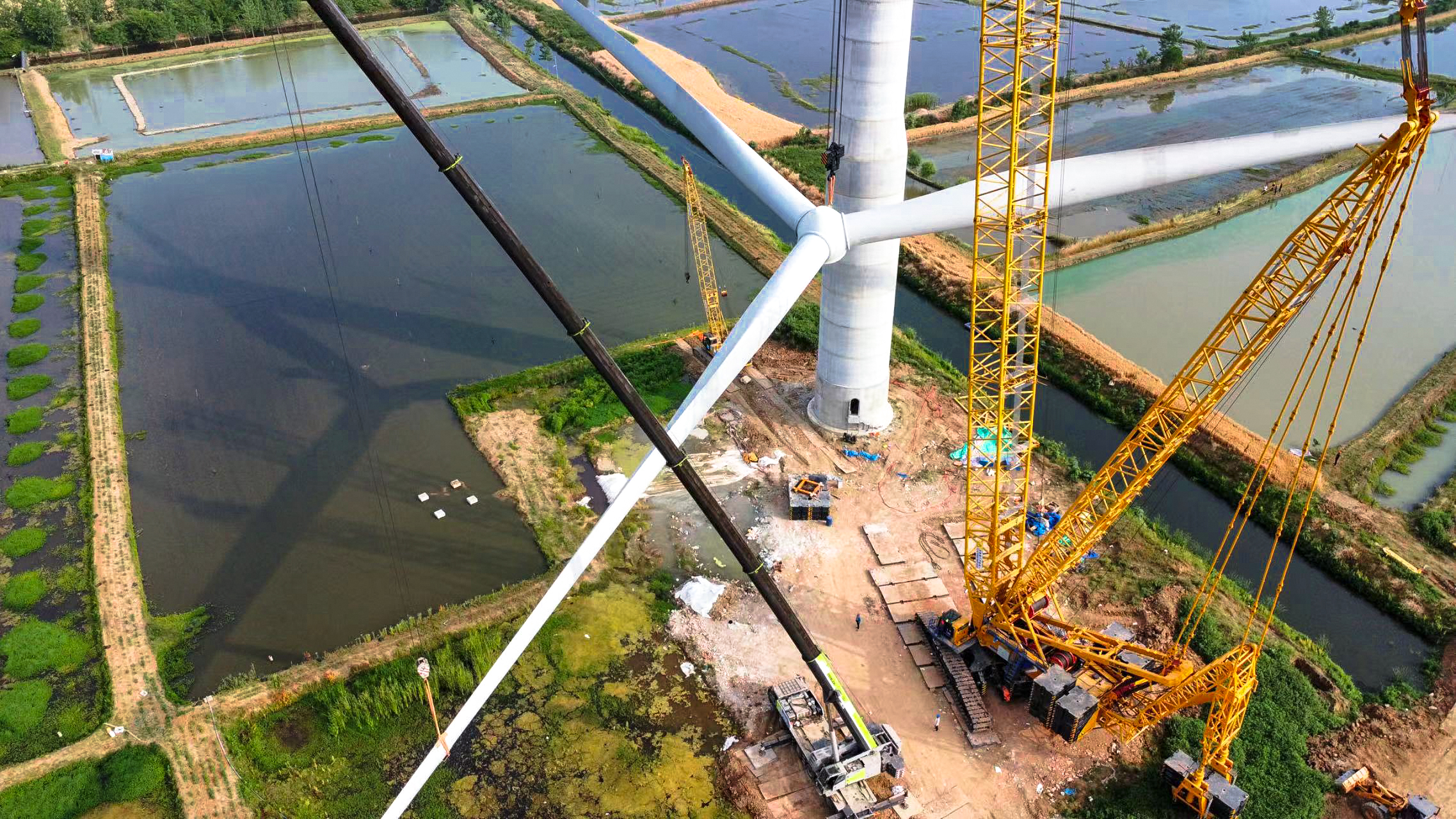 【全球之履】阜陽(yáng)站！XLC17000助力160米風(fēng)機(jī)安裝~