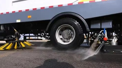 全力以“復(fù)”洗城清淤，徐工在行動！