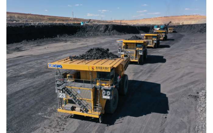 一人指揮10輛車！徐工加速智能化、無(wú)人化推進(jìn)