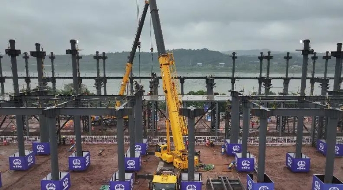 這把高端局！徐工G2起重機(jī)助力成渝鐵路改造！