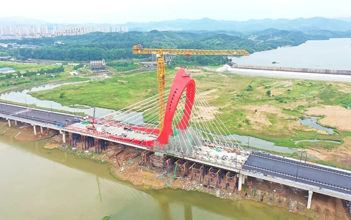 提前55天合龍！徐工XGT2230-100S編織“紅色搖籃”