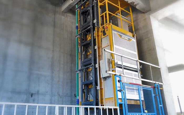 性能典范！徐工井道施工升降機助建超高層商務中心項目