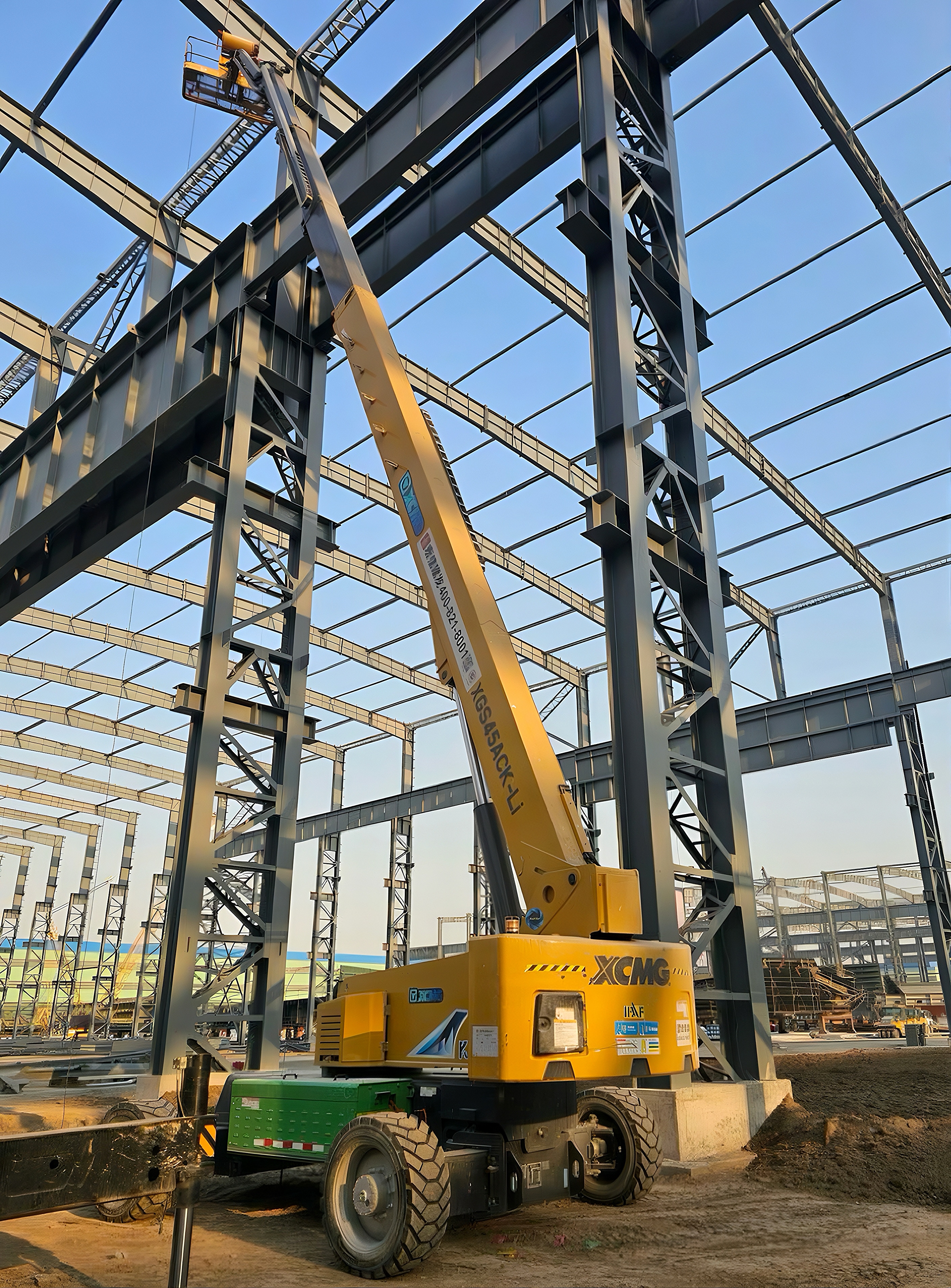 直沖云霄！徐工電動“擎天柱”助力江蘇新時代造船車間“智”造升級