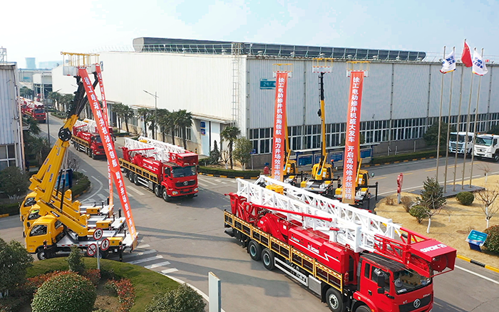 綠色修井效率再刷新，徐工電動(dòng)修井機(jī)批量發(fā)車(chē)