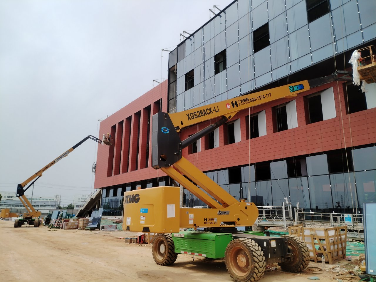 “綠”煥新能！徐工XGS28ACK-Li助力中國電子云研發(fā)基地打造綠色數(shù)字基建標桿