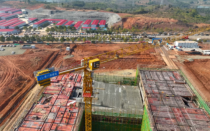 跑出加速度！37臺徐工塔機批量助建