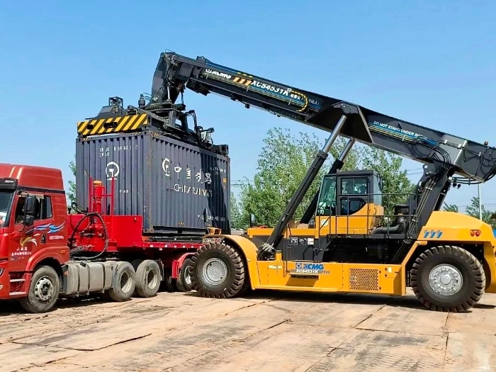 高效正面吊——散裝物料裝卸、輸送解決方案專家！