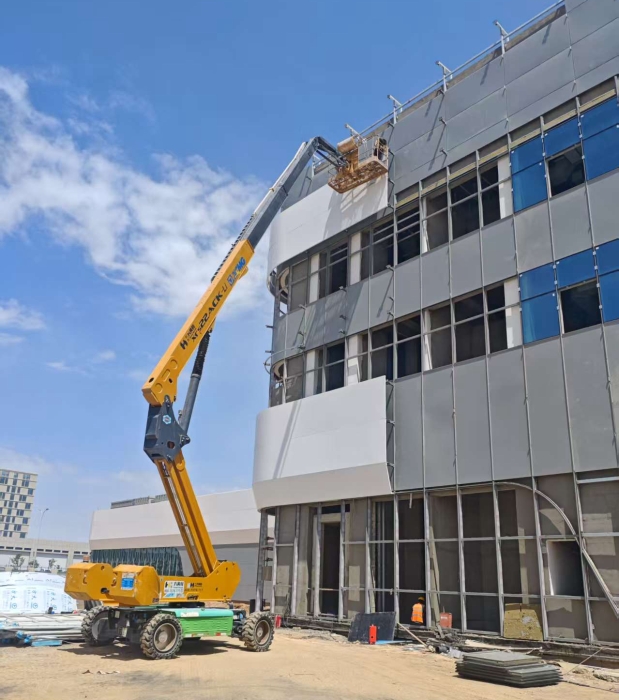 智穩(wěn)高效！徐工XGS22ACK-Li，蘭州機(jī)場(chǎng)上的綠色高效引擎