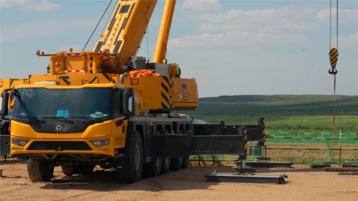 穩(wěn)鉤定乾坤！徐工G2代XCA200G8-1決勝風(fēng)電基礎(chǔ)吊裝