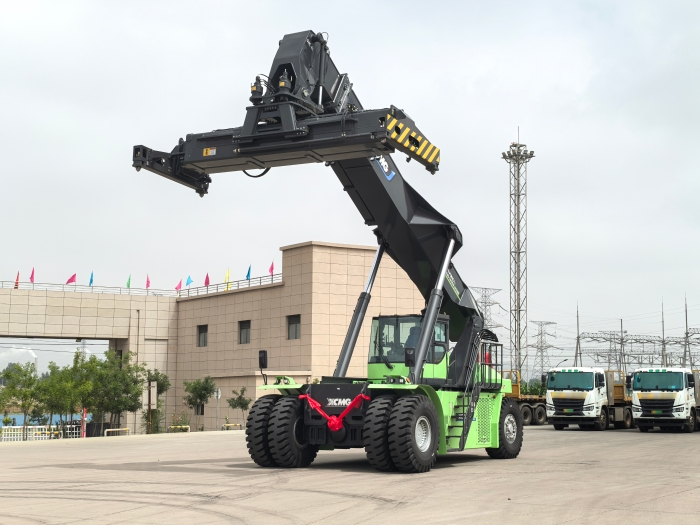 實(shí)力交付！徐工電動(dòng)正面吊助力綠色“一帶一路”