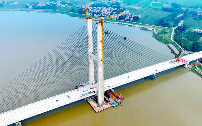 順利合龍！雙塔助建國內(nèi)最大跨徑組合梁獨塔斜拉橋