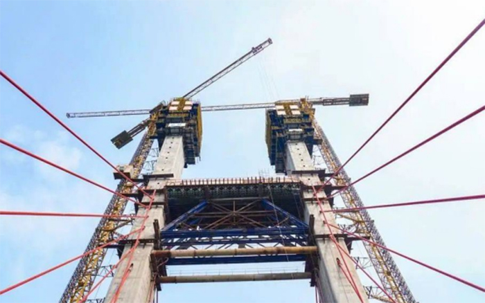 離通車又近一步！南孟溪特大橋主塔全面封頂