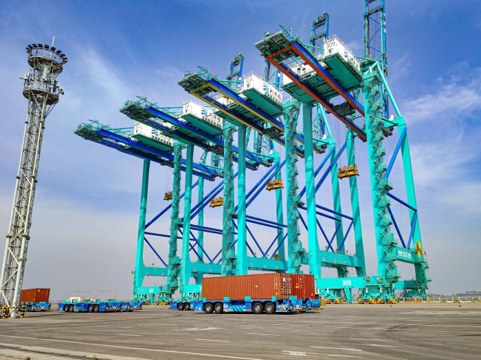 百臺集群，百萬箱量！徐工AGV打造智慧港口“中國標(biāo)桿”