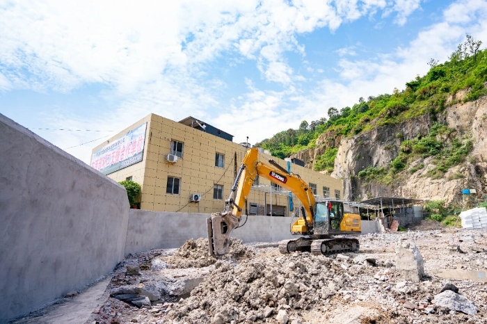 從修理工轉(zhuǎn)型當老板，徐工XE200GA“閉眼入”！