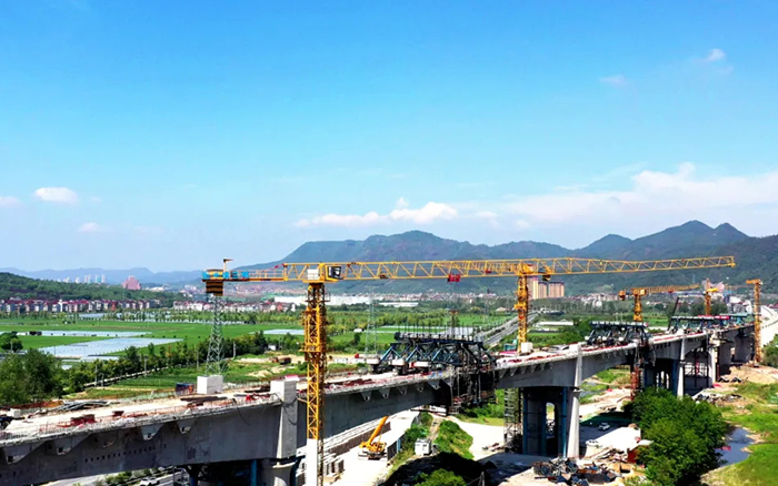 凌空起舞，飛跨南北！徐工群塔助建浙江“詩畫走廊”