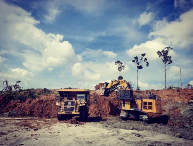 1+1>2，徐工“挖運(yùn)”礦山組合擎動(dòng)印尼煤礦作業(yè)效率