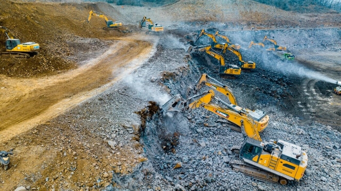 徐工金打出組合拳，硬巖場平施工效率倍增