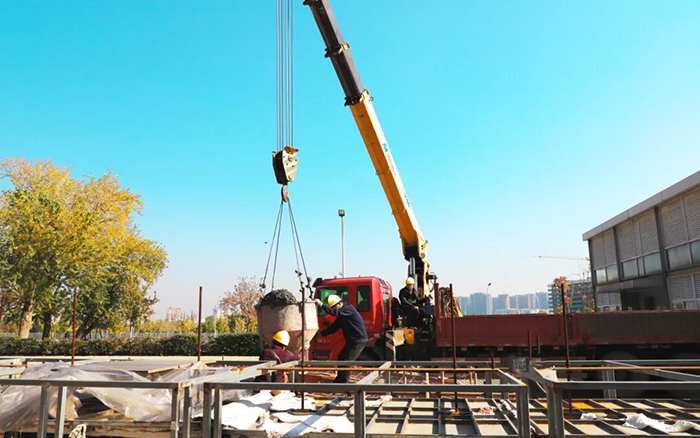 高效安全雙 buff！徐工隨車吊助力混凝土施工
