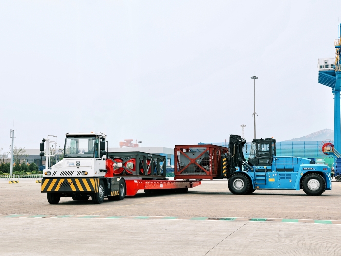 千里之外“秀操作”！徐工遠(yuǎn)控港機集群carry全場